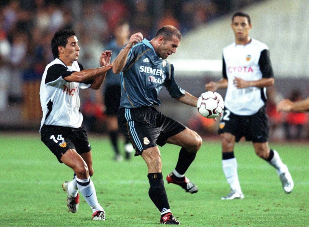 Zinedine Zidane jako piłkarz Realu Madryt.