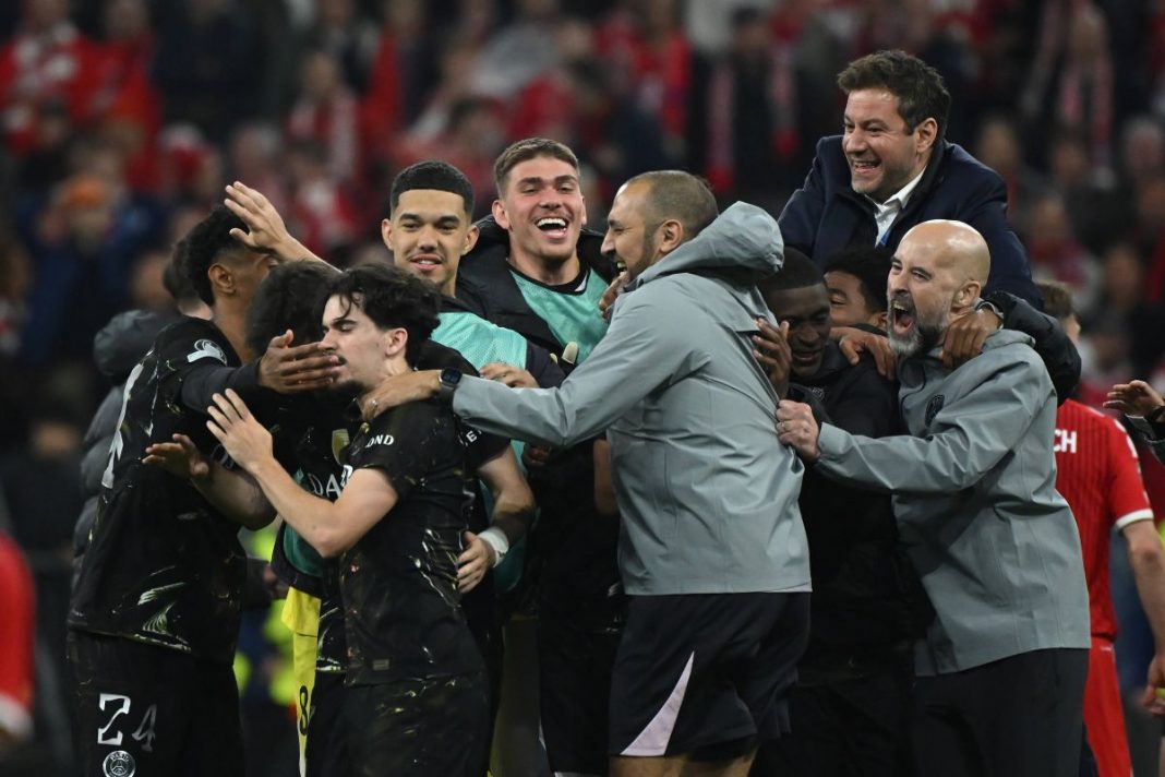 Radość piłkarzy i sztabu szkoleniowego PSG.