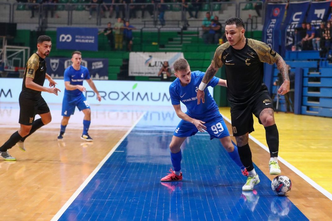 Mecz futsalu z udziałem Constractu Lubawa.