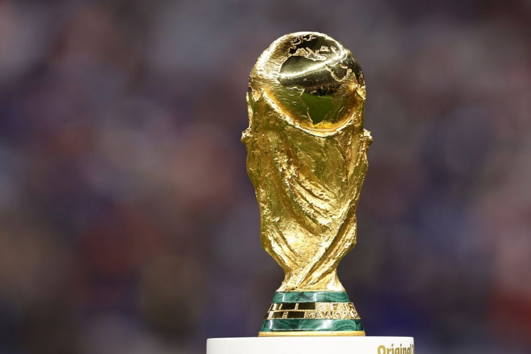 Trofeum za mistrzostwo świata w piłce nożnej.