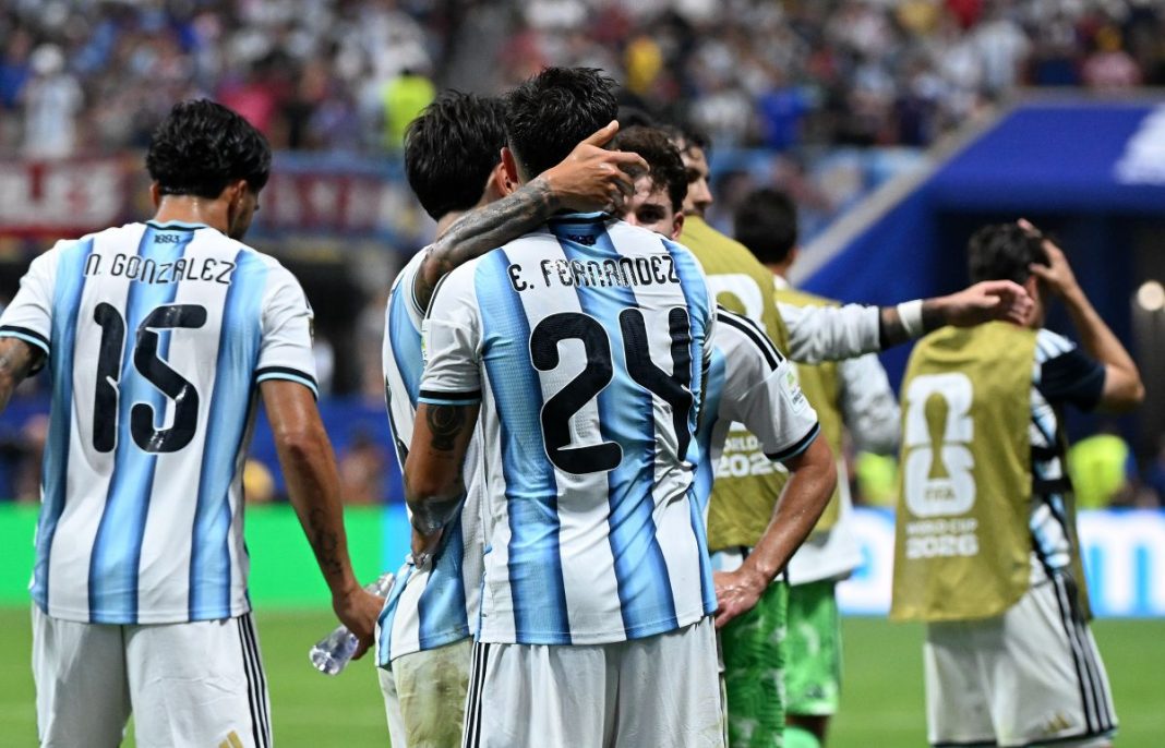 Radość piłkarzy reprezentacji Argentyny.
