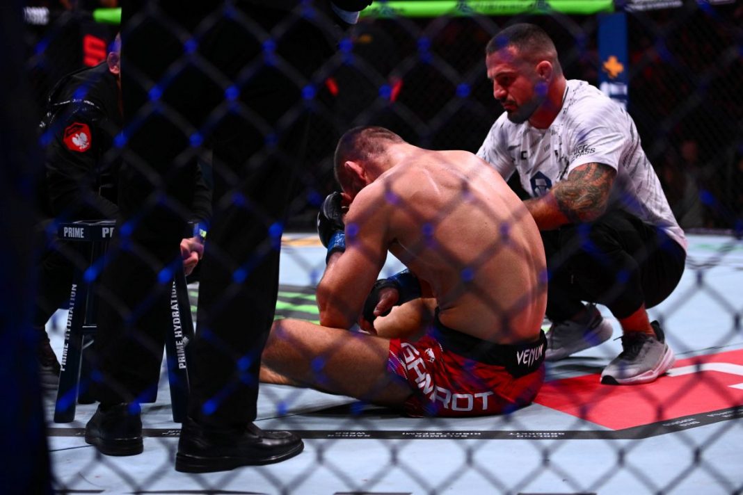 Mateusz Gamrot na macie po porażce w UFC.