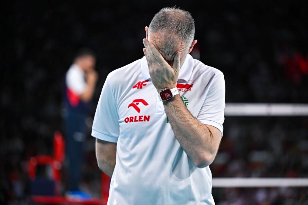 Nikola Grbić zmartwiony po porażce z Bułgarami.