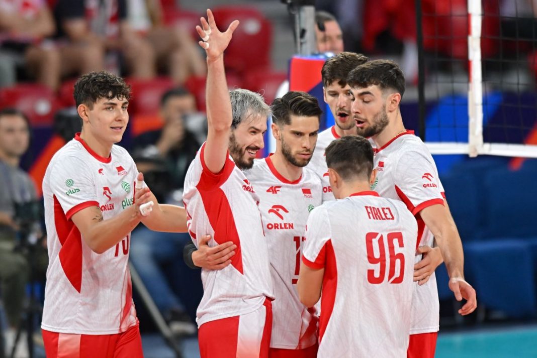 Radość siatkarzy reprezentacji Polski po zdobyciu punktu.